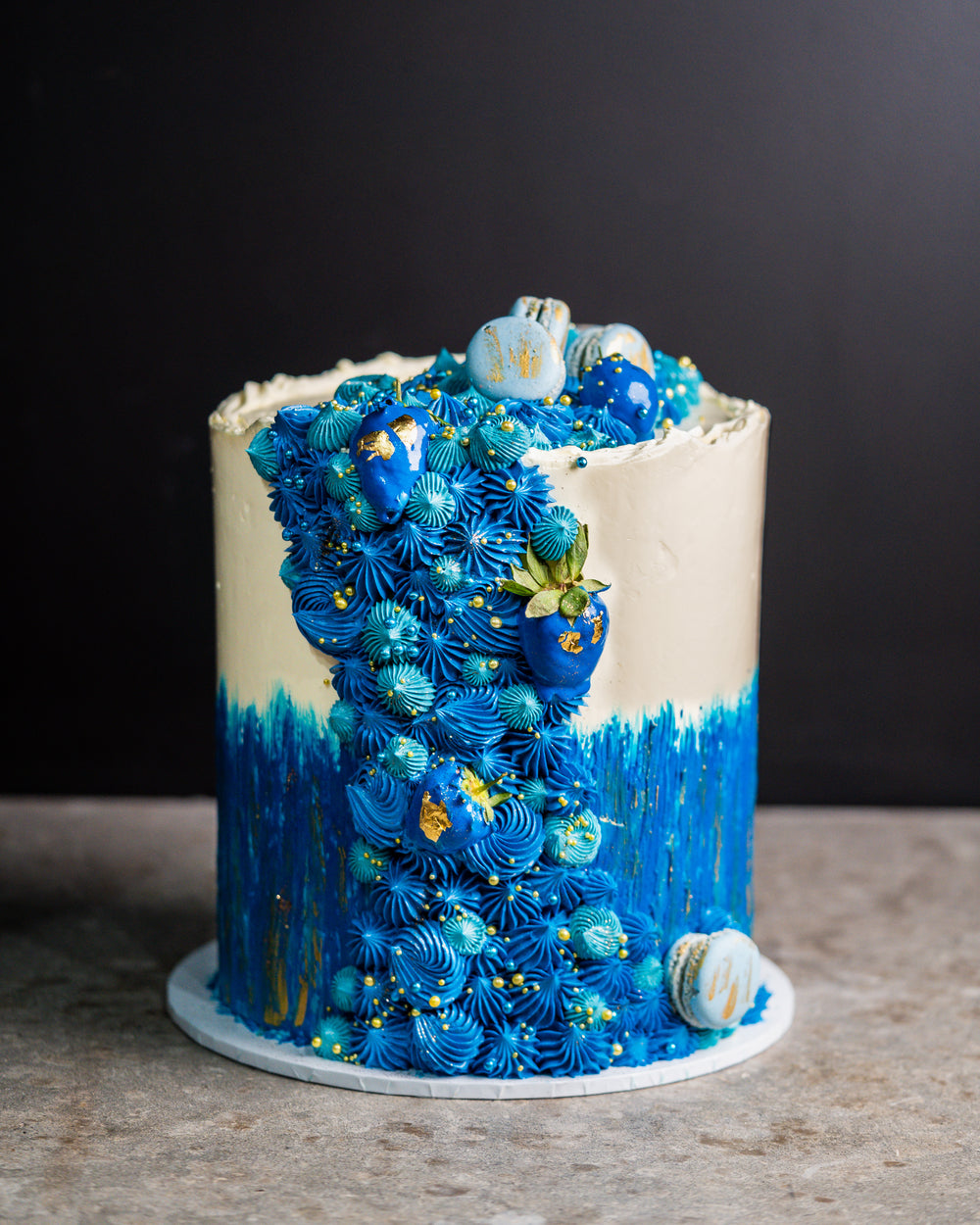 Stormy Blue Swirl Piped Cake